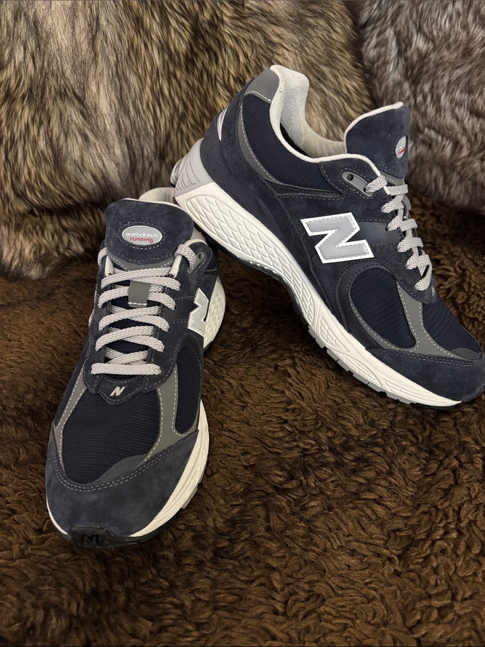 Rare! New Balance 2002 R Men's Navy and Gray Suede Mesh Athletic Sneakers 8.5